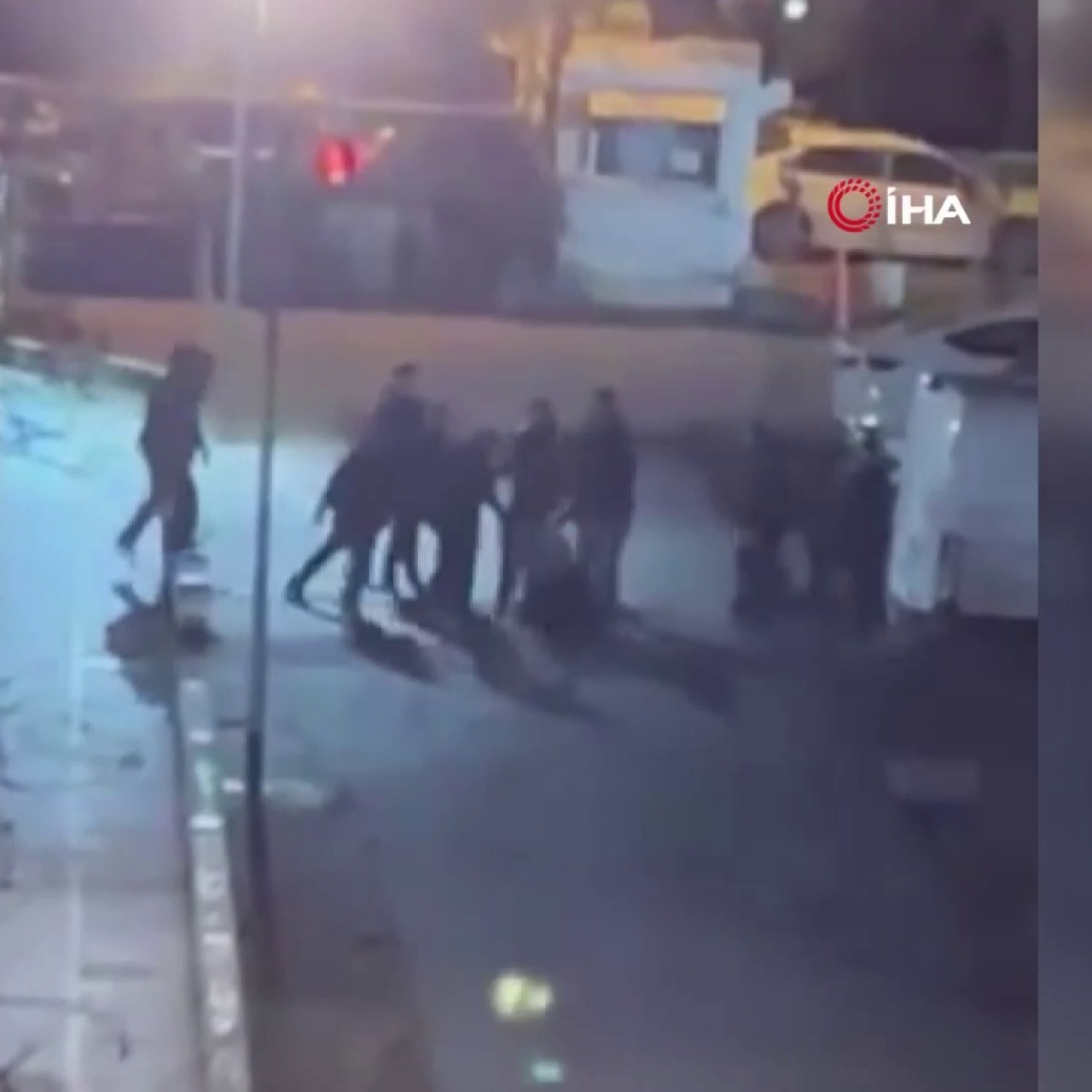 Tartışma kavgaya dönüştü: O anlar kamerada