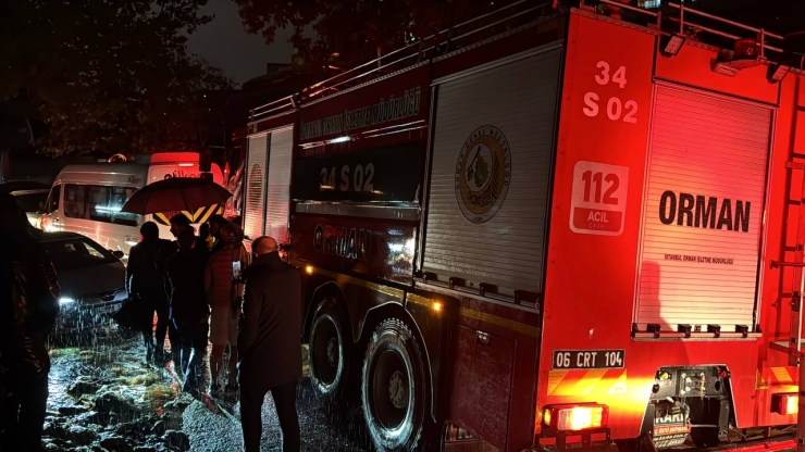 Fatih'te su birikintisinde elektrik akımına kapılan çocuk hayatını kaybetti