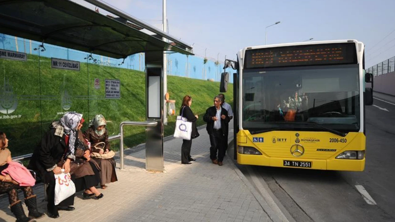 Bugün toplu taşıma ücretsiz mi? Bayramda otobüs, metro, metrobüs, tramvay, Marmaray bedava mı?