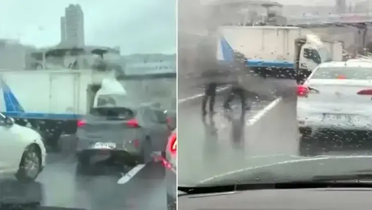 İstanbul E-5'te trafik kilit! Kamyonet, metrobüs bariyerine çarptı