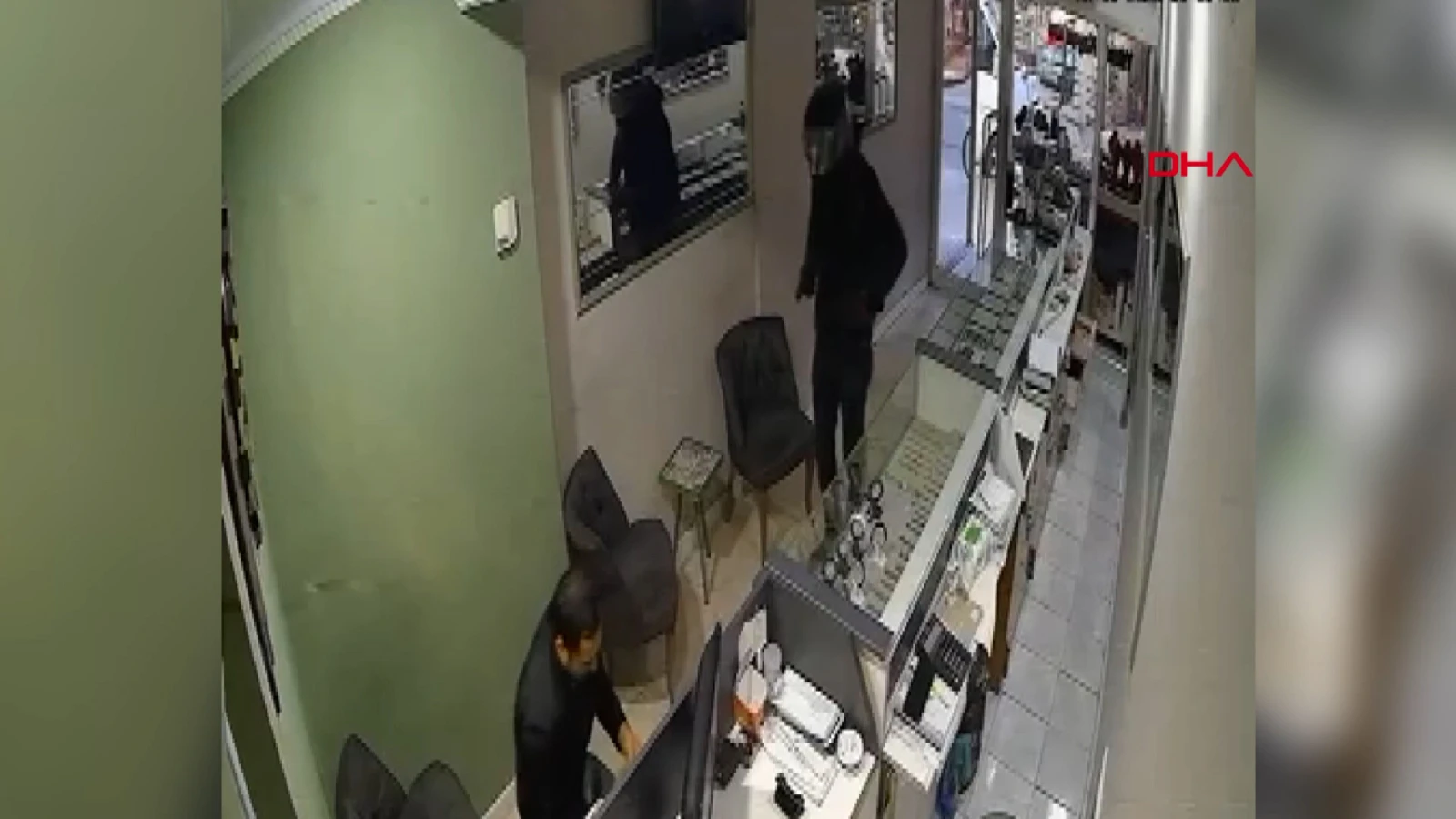 Ordu'da kasklı kuyumcu hırsızlığı! O anlar kamerada