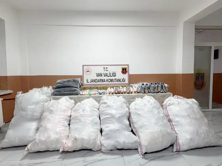 Van'da kaçakçılık operasyonu: 4 milyon TL'lik malzeme ele geçirildi