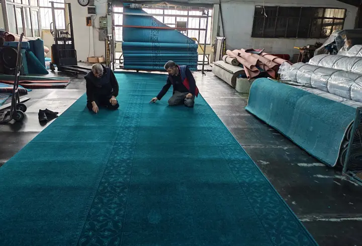 Tokyo Camisi'nin halıları yine Manisa'da dokundu
