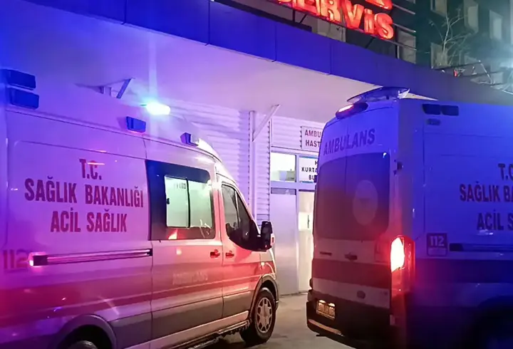 Kapının arkasından korkunç manzara çıktı... 7 kişilik aile ölümün pençesinde!