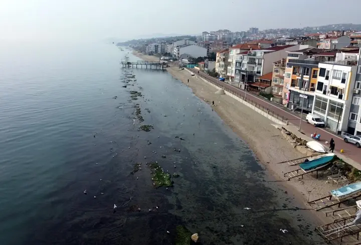 Tekirdağ'da deniz 7 metre çekildi; 'Kral Yolu' ortaya çıktı
