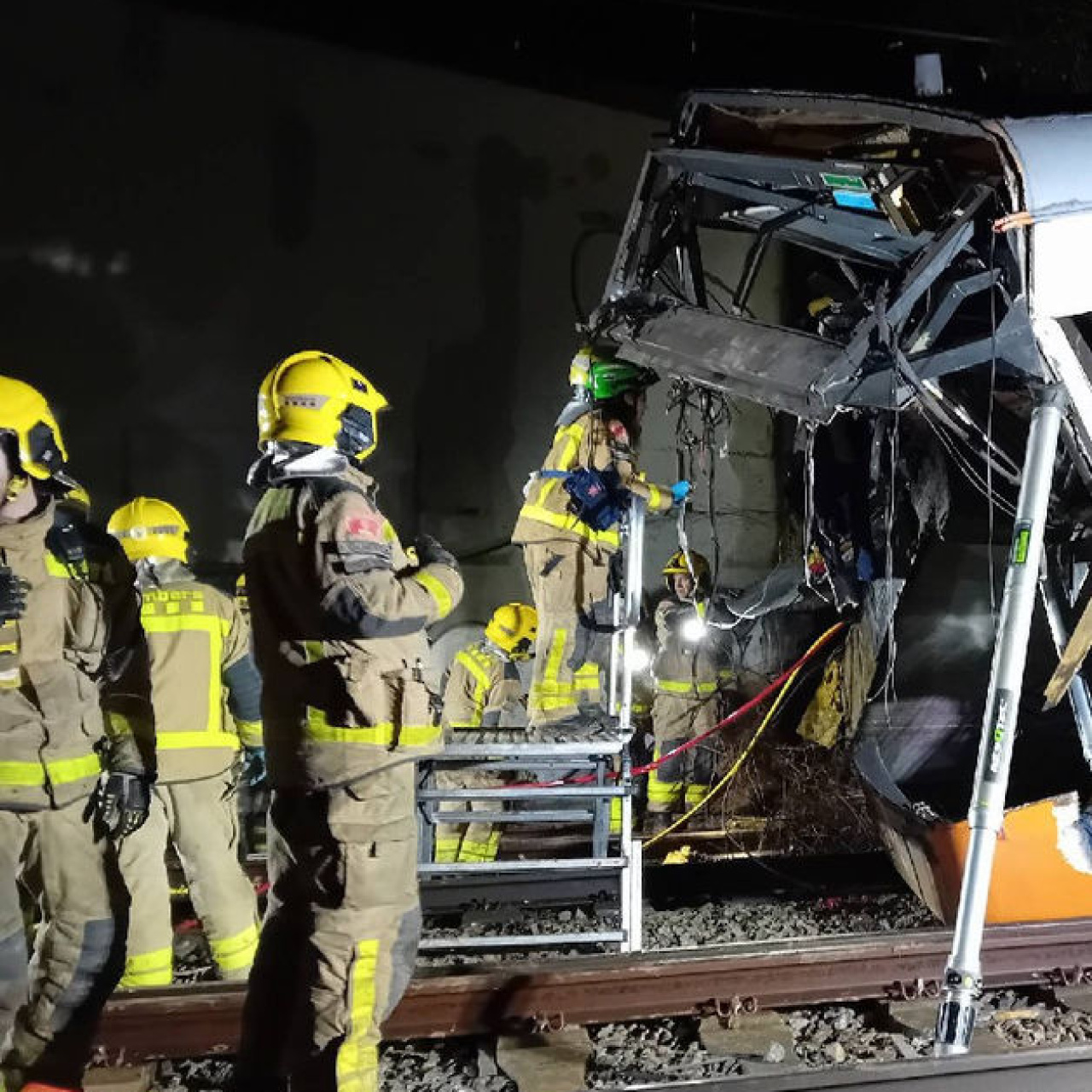 İspanya'da yine tren kazası! 1 ölü, 20 yaralı