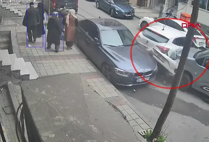 Trafikteki tartışma kazayla bitti... O anlar kamerada