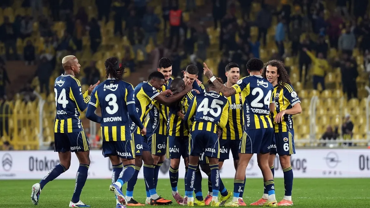 Fenerbahçe kasayı dolduracak! Üç isimden en az 40 milyon euro
