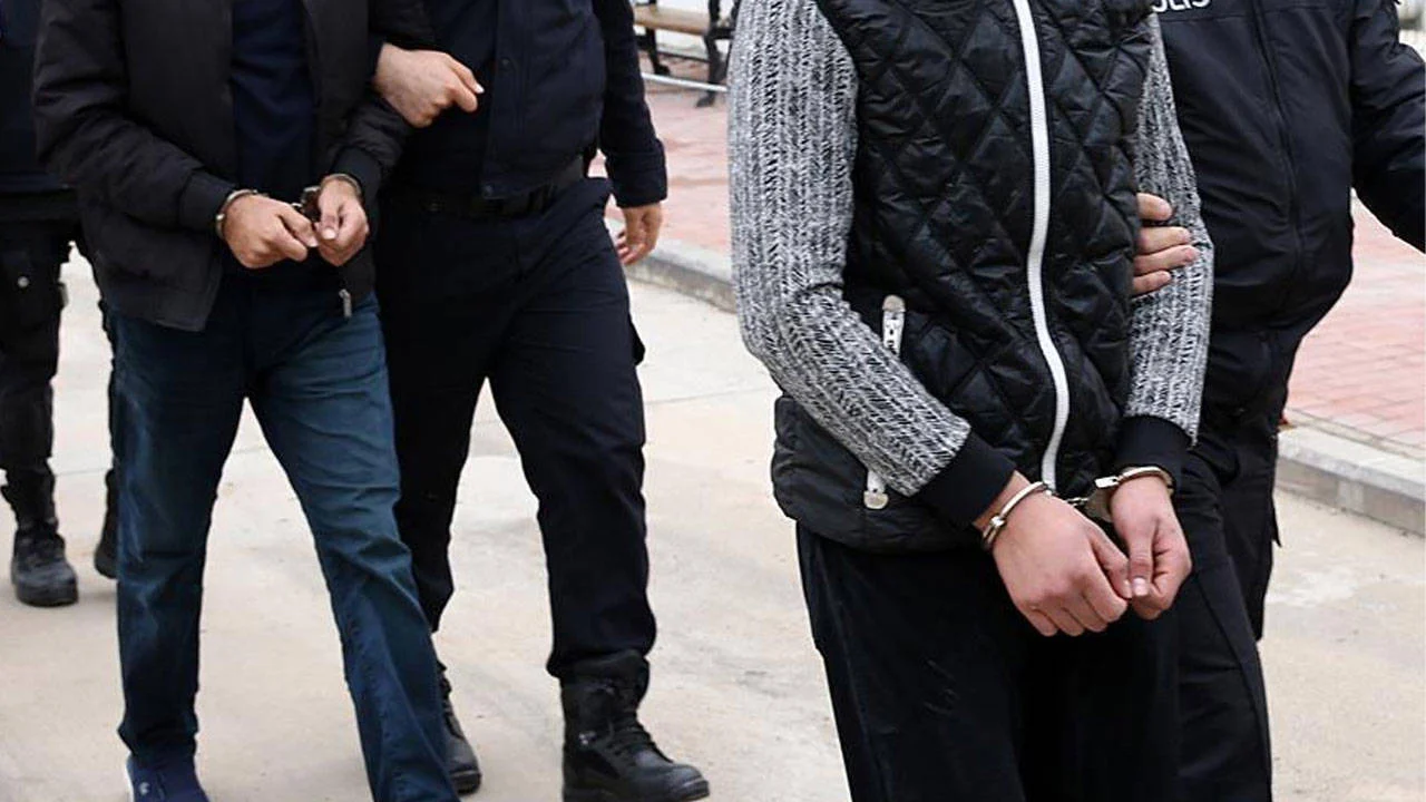 Diyarbakır Merkezli 10 İlde Dolandırıcılık Operasyonu: 12 Şüpheli Tutuklandı