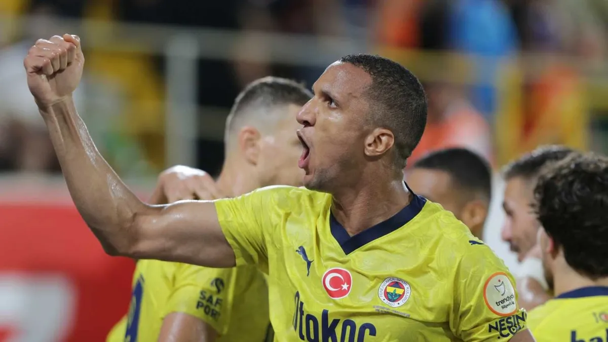 Fenerbahçe'de Becao'ya Serie A kancası! Kadro dışı bırakılmıştı