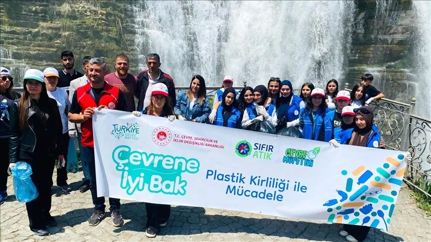 "Sakin Kent" Uzundere'de Dünya Çevre Günü'nde temizlik yapıldı
