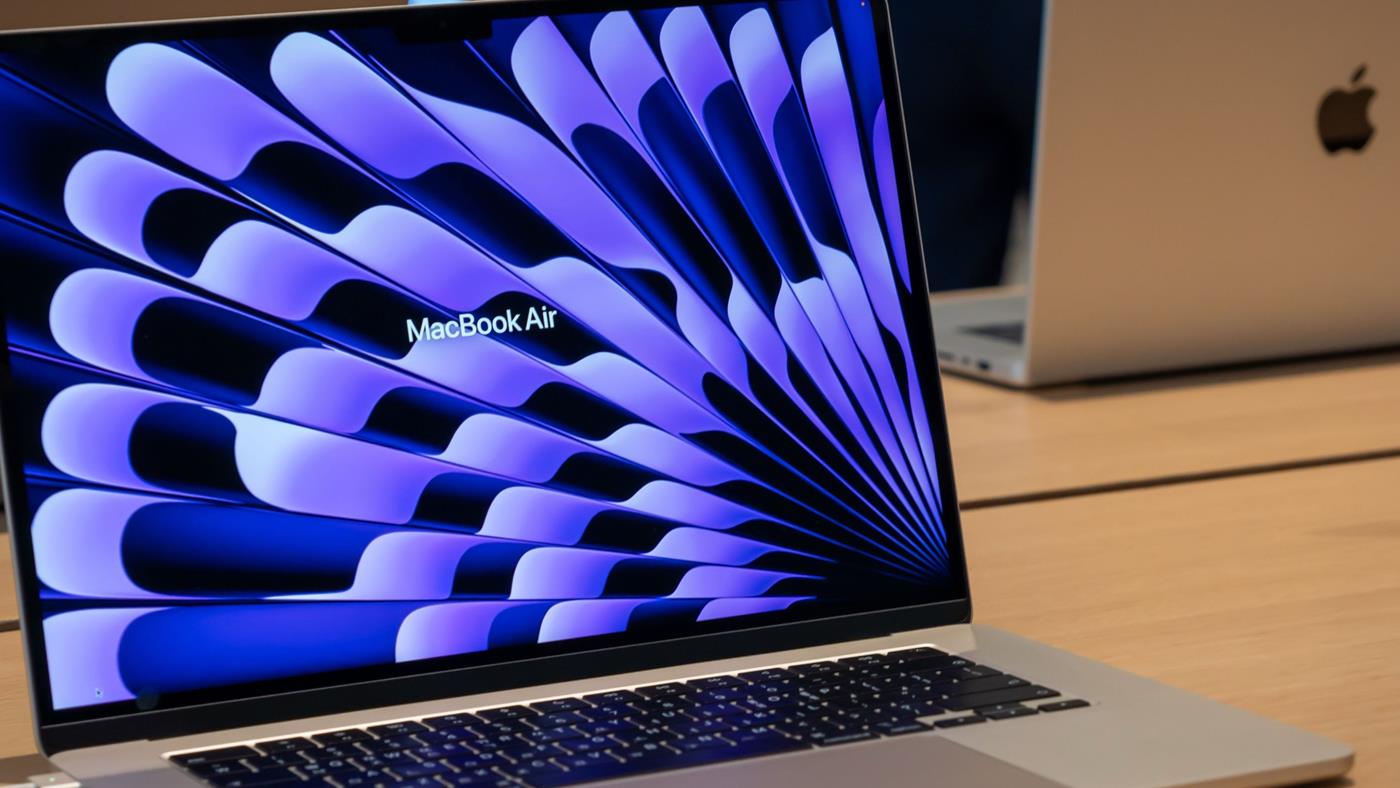 Apple'ın en büyük MacBook ekran tedarikçisi değişti
