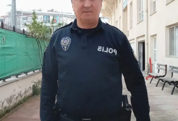 Emekliliğine 4 gün kala kazada ölen polis için tören