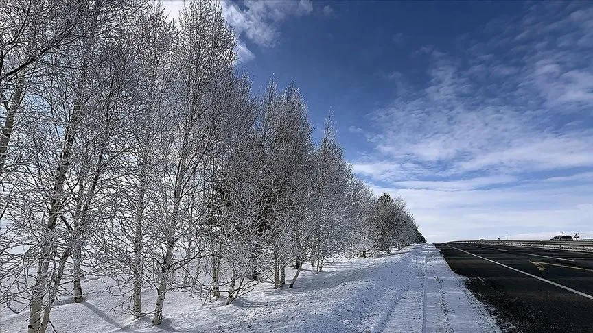 Kars ve Tunceli'de kar, Ardahan'da soğuk hava etkili oluyor