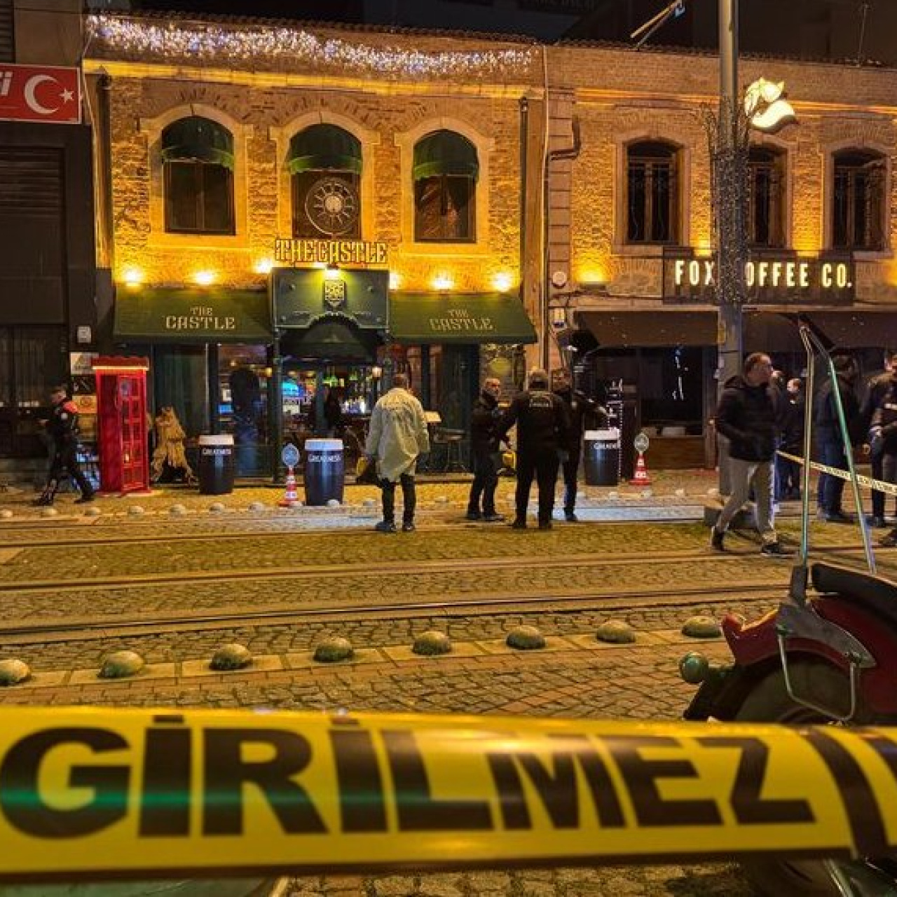 Eğlence mekanına silahlı saldırı! 2 ölü, 3 yaralı