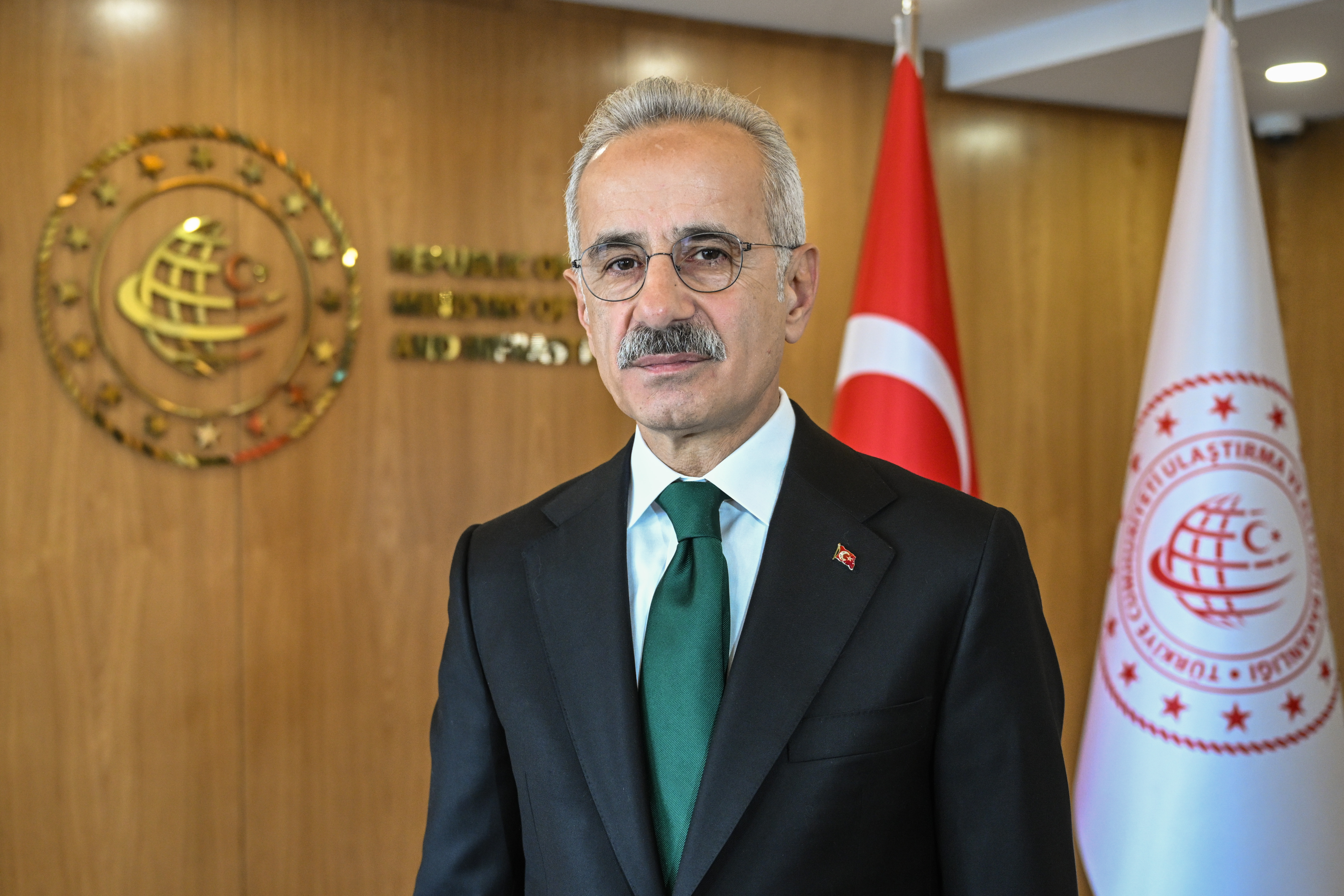 Bakan Uraloğlu: Hürmüz Boğazı'nda 15 Türk gemisi var
