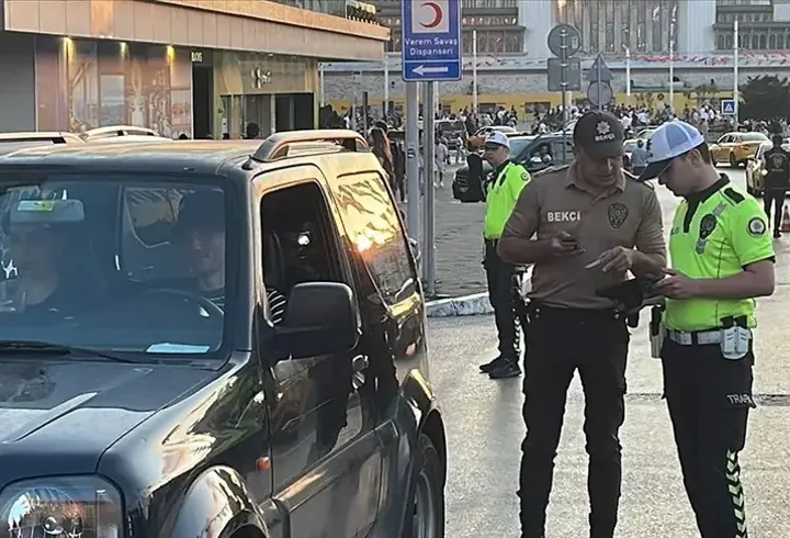 'Huzur İstanbul' denetimi: 1039 kişi gözaltına alındı