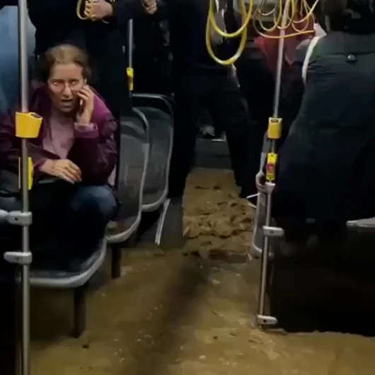 İett Otobüsünü Su Bastı