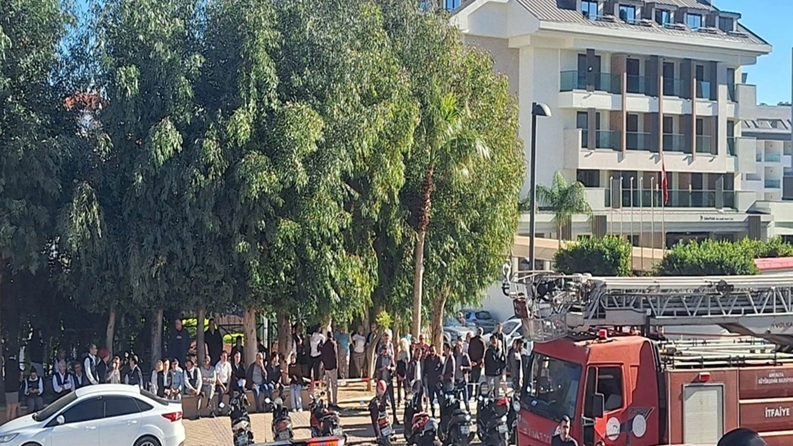 5 yıldızlı otelde yangın çıktı, müşteriler tahliye edildi