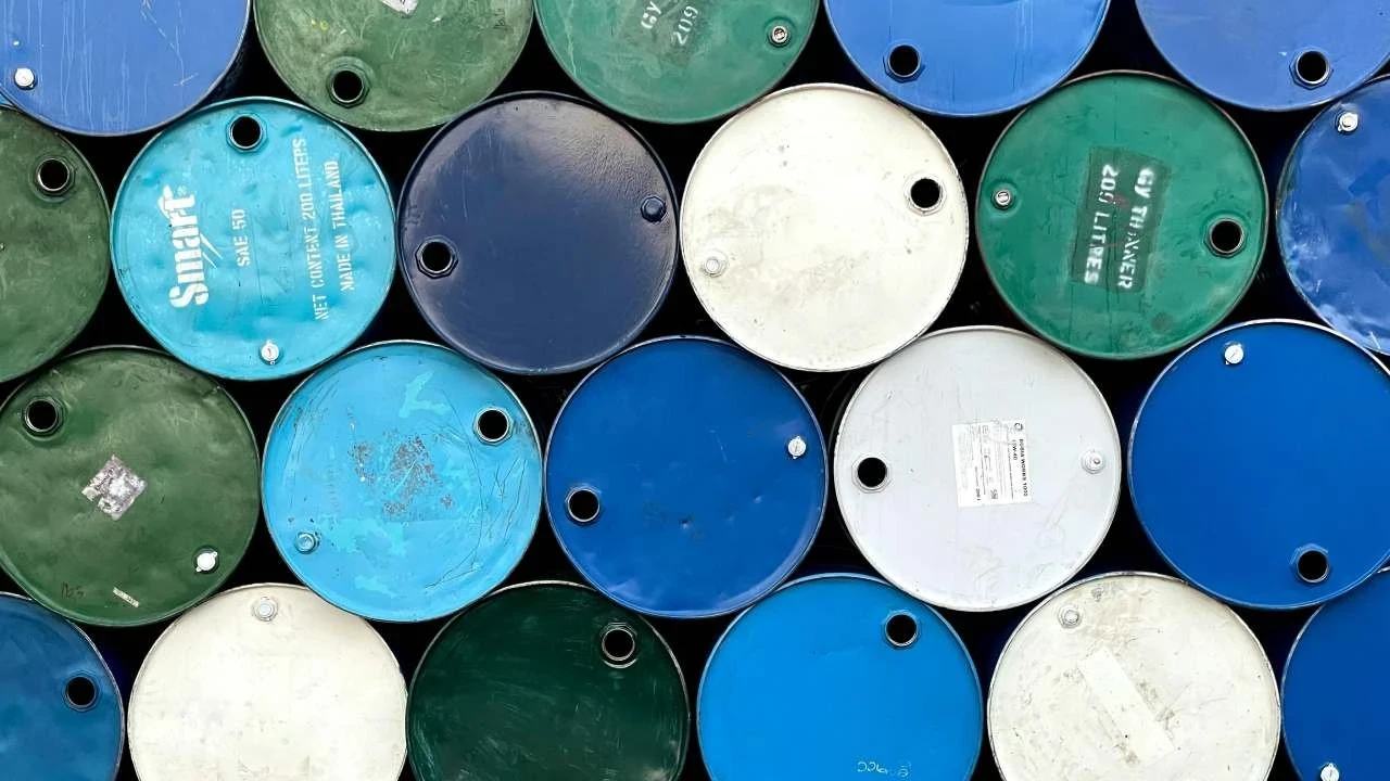 Petrolde düşüş baskısı: Dev enerji şirketlerinde hissedar getirisi risk altında