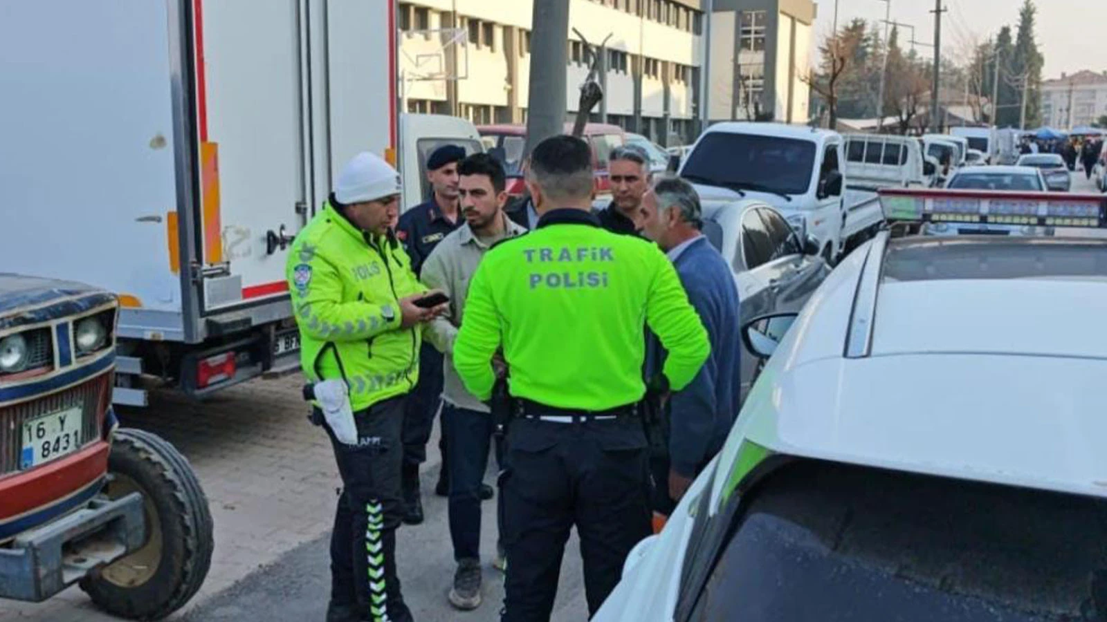 Boşanmak istediği eşi tarafından tabanca ile kovalandı: "Beni öldürecek"