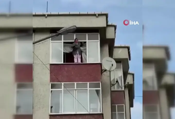İstanbul'da depremde panik anları: Cama çıkarak çığlıklar attı
