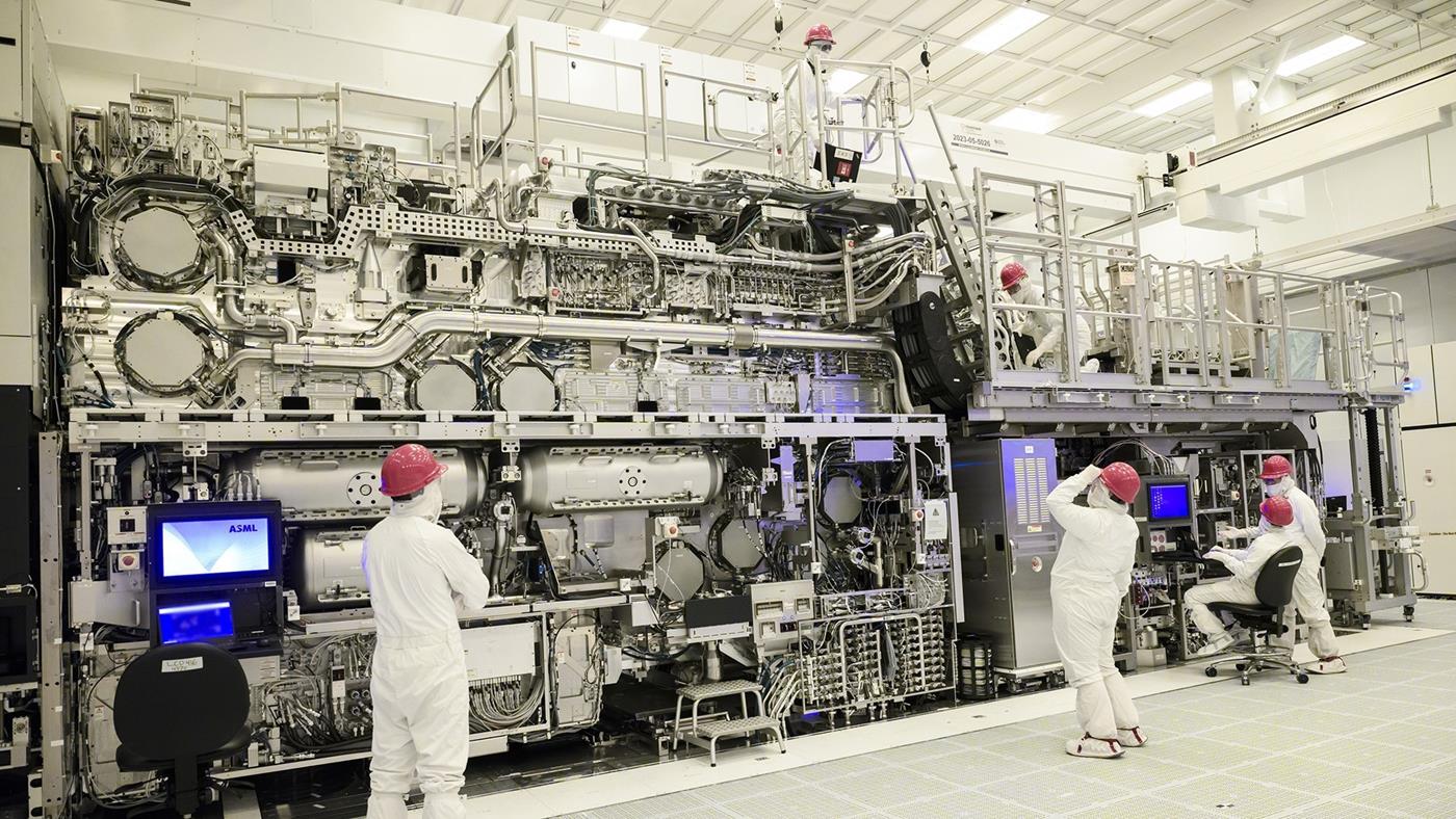 TSMC, ASML’nin 400 milyon dolarlık litografi makineleri konusunda kararsız