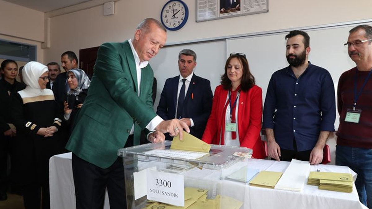 Ankette sürpriz isimler de yer aldı: Erdoğan'ı bir isim geçti