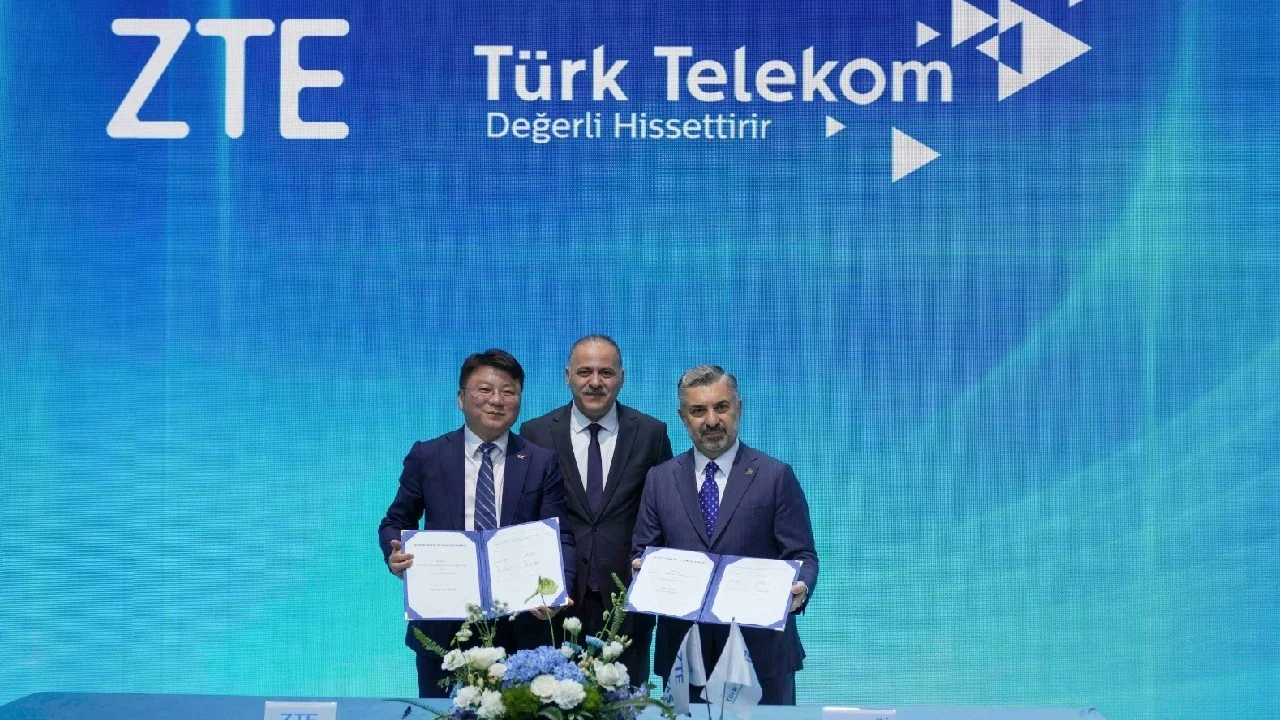Türk Telekom’dan 5G hamlesi: 128 MW’lık GES devrede, 1,6 Tbps’lik fiber testi başarılı