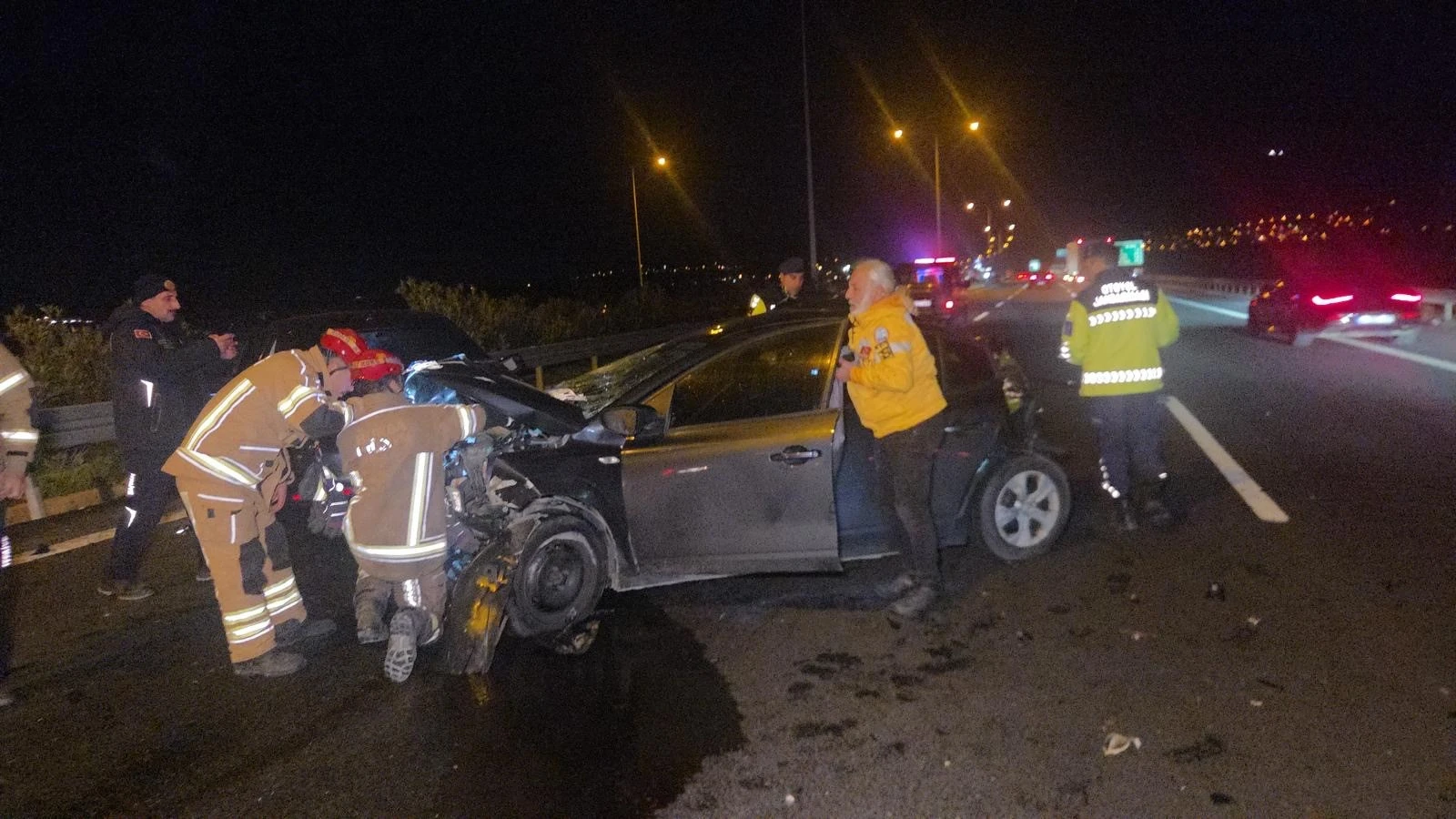 Gebze'de otobanda feci kaza: 1 yaralı