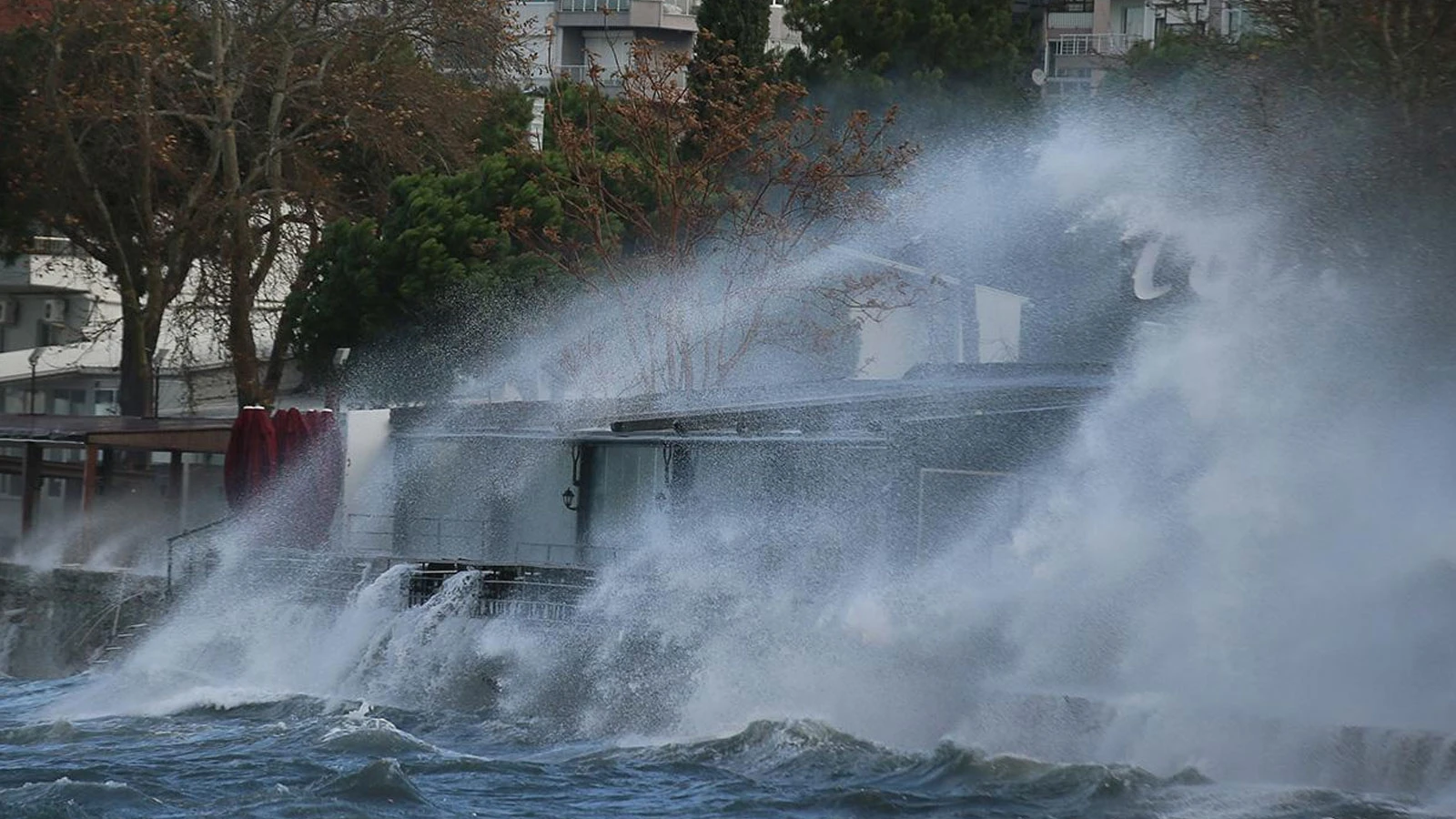 Meteoroloji çok sayıda ili fırtına için uyardı