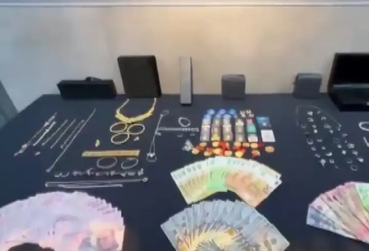 Kendilerini polis ve savcı olarak tanıtıp 15 milyon lira dolandıran şüpheliler yakalandı