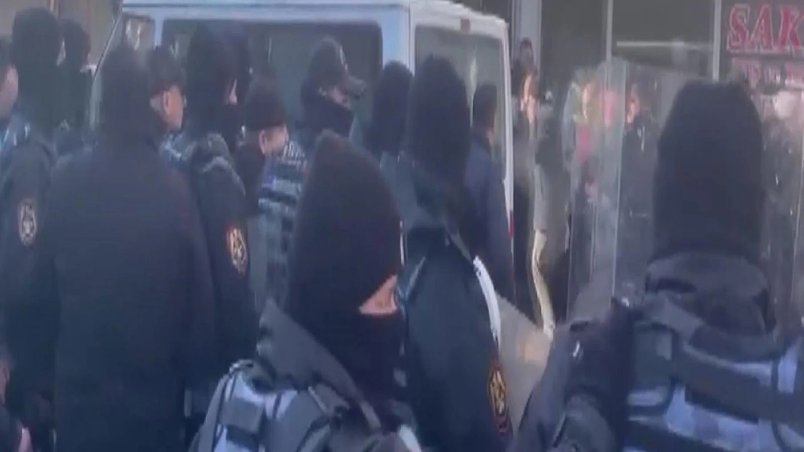 Gözaltına alınan DEM Parti Iğdır İl Eş Başkanı Kaynar tutuklandı