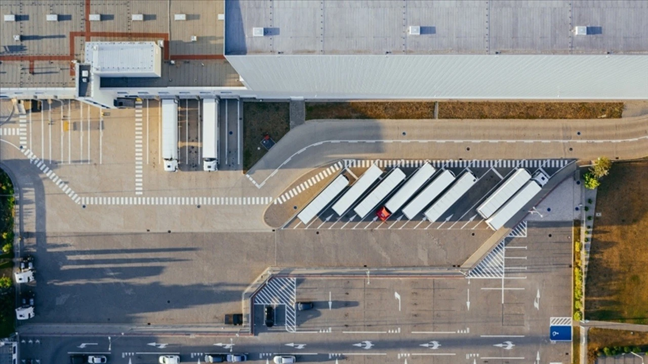 Almanya’da fabrika siparişleri beklentilerin aksine düştü