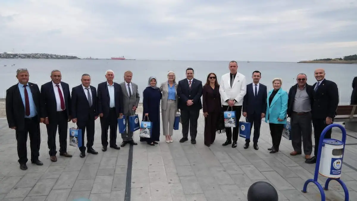 Başkan Bozkurter, Bir Araya Geldiği Muhtarların Gününü Kutladı