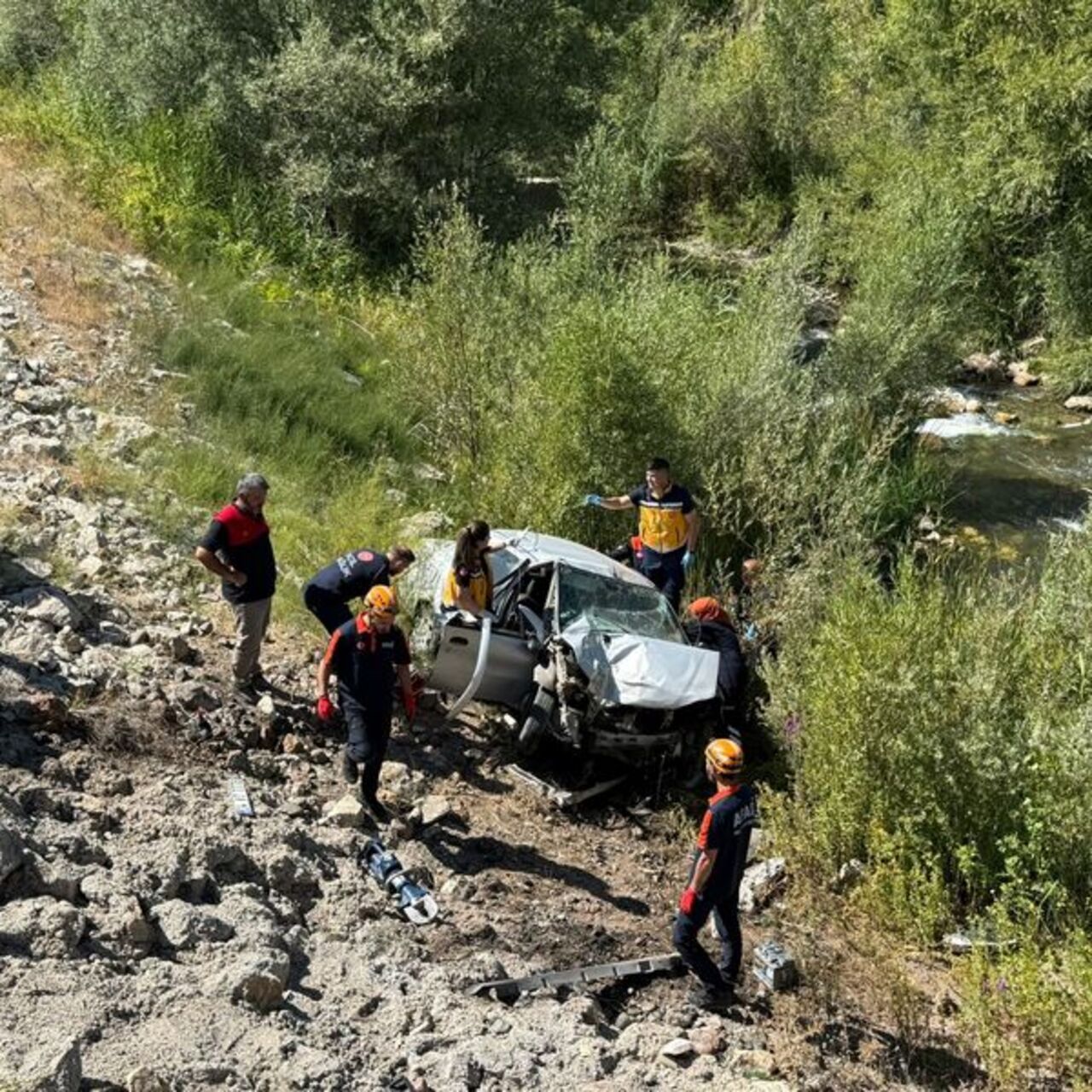 Otomobil köprüden uçtu! Can kayıpları var!