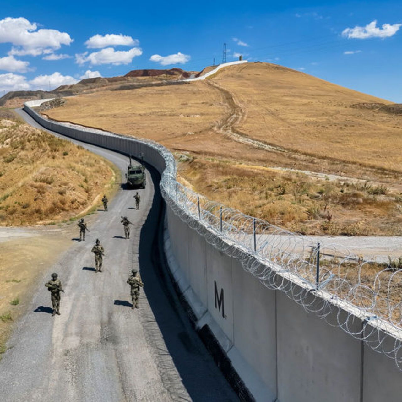 Güvenlik duvarının 204 kilometresi tamamlandı