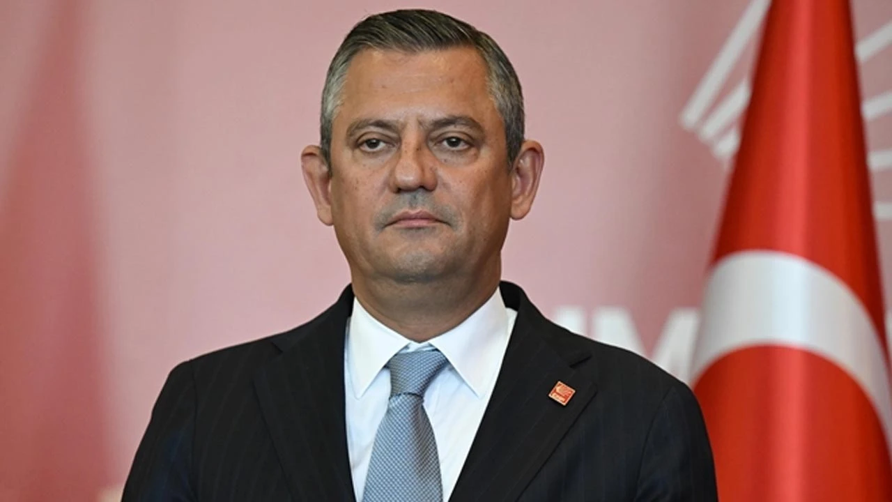 Özgür Özel'den 'kayyum' açıklaması: Gürsel Tekin'i ihraç ettik