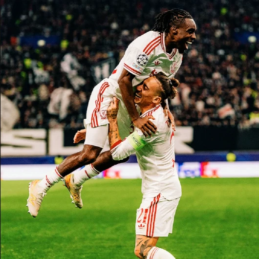 Şampiyonlar Ligi'nde 9 gollü maç: 6-3 bitti