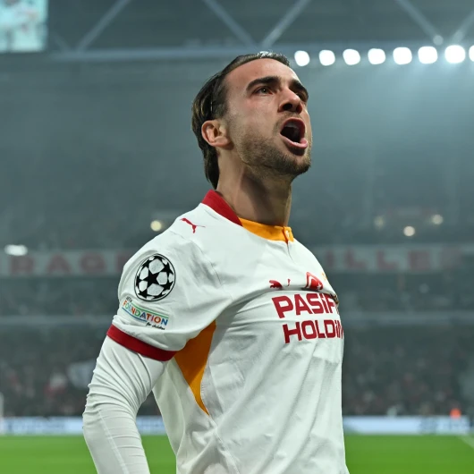 Yunus Akgün'den Galatasaray Tarihine Geçen Gol