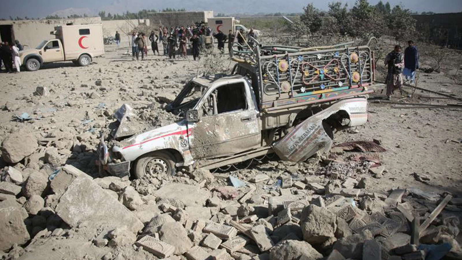 Pakistan'dan Afganistan'a hava saldırısı