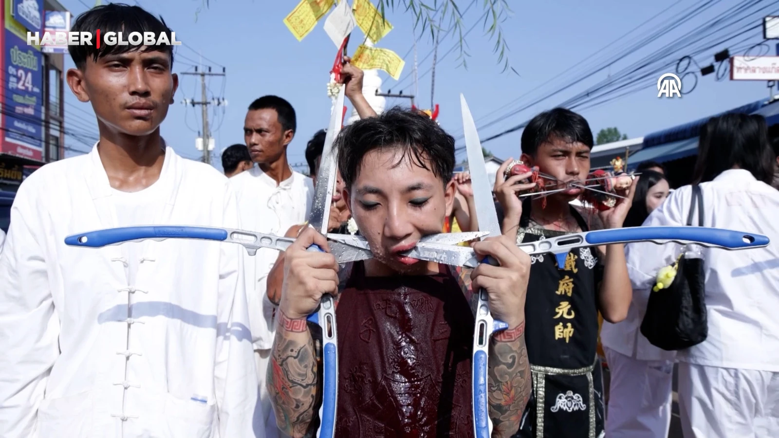 Tayland’da Geleneksel 'Vejetaryen Festivali'nden İlginç Görüntüler