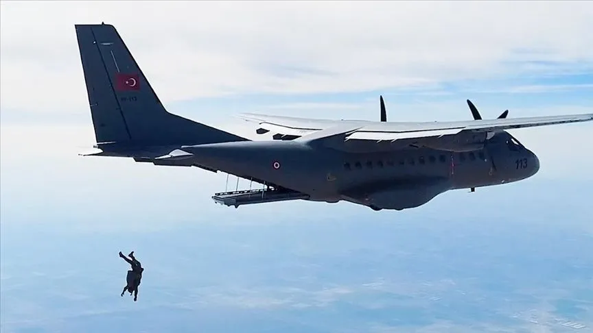 "Uluslararası Anadolu Ankası-2025" tatbikatı, askeri serbest paraşüt atlayışlarıyla devam ediyor