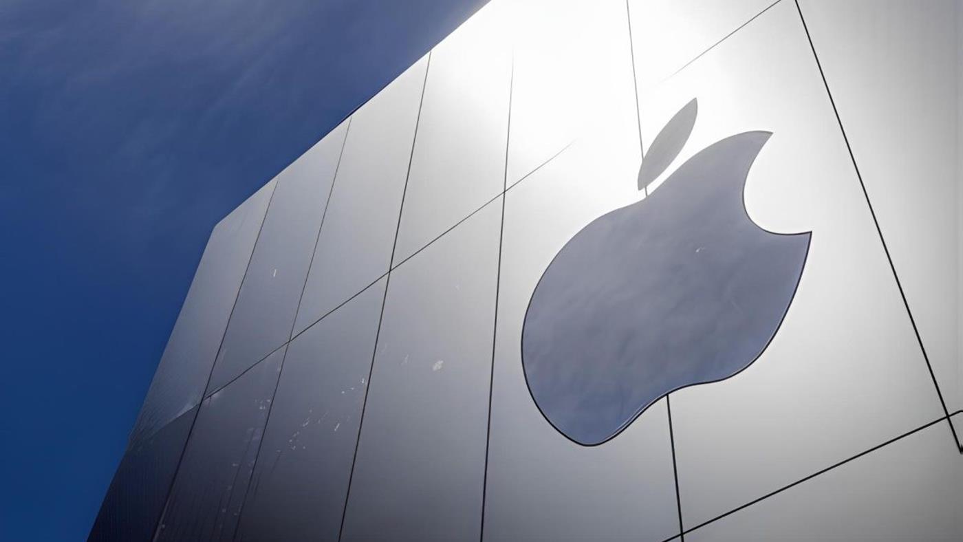 Apple önümüzdeki 4 yıl içinde ABD’ye 500 milyar dolar yatırım yapacak