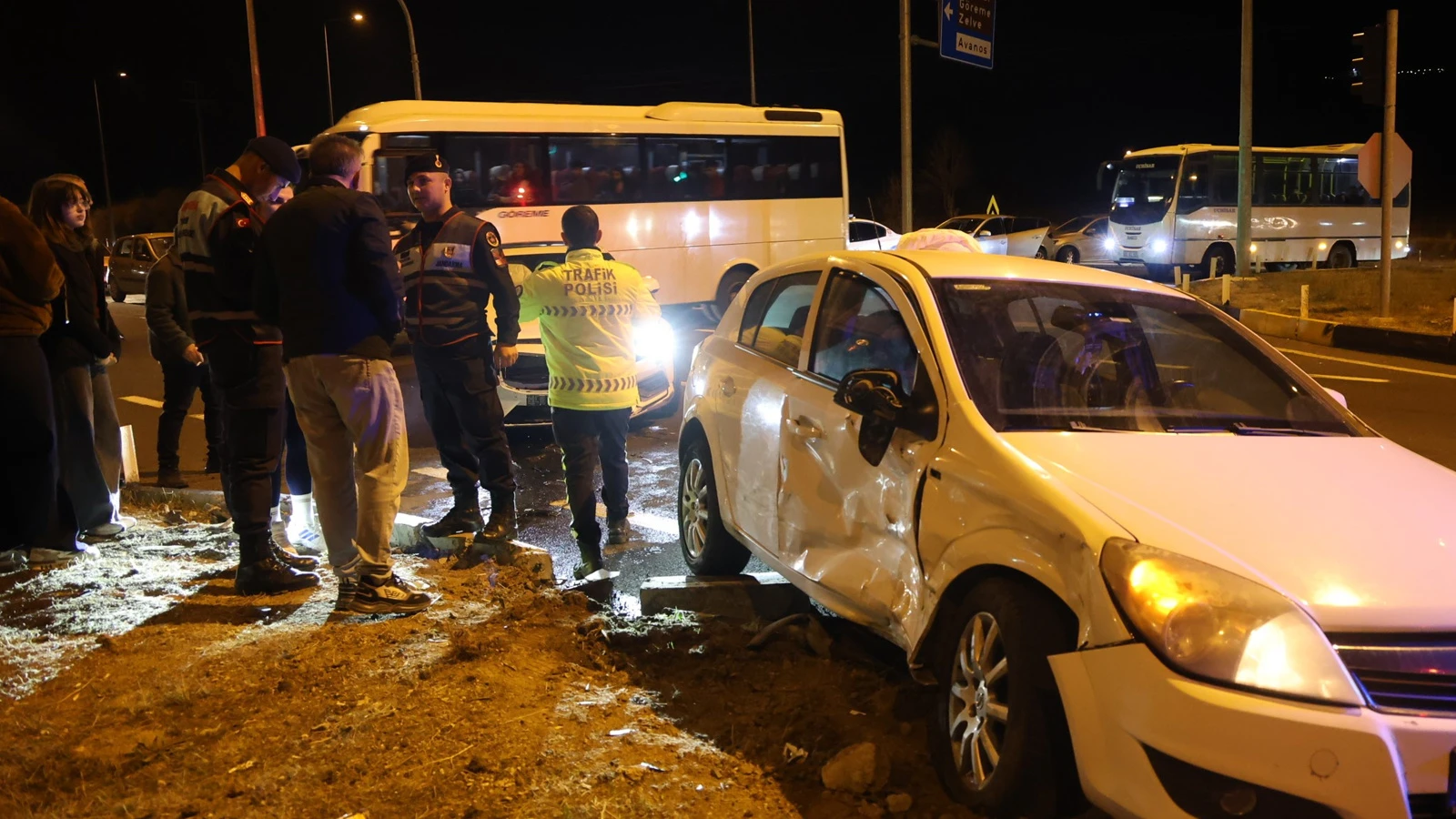 Nevşehir’de kırmızı ışık ihlali kazayı beraberinde getirdi