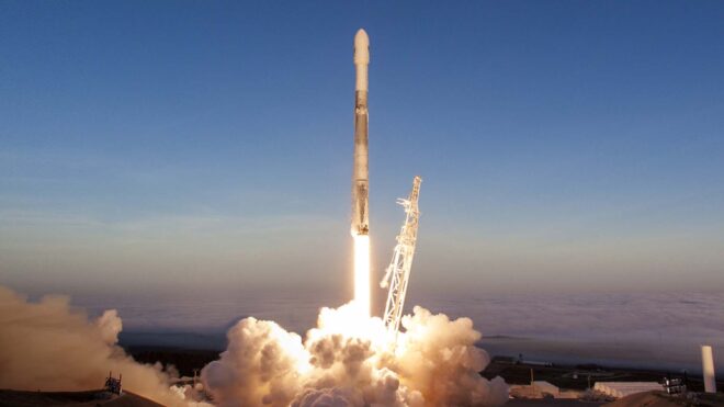 Elon Musk: “SpaceX odağını Ay’a çevirdi”