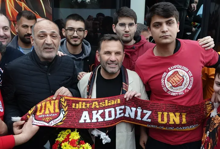 Okan Buruk'tan Antalya'daki taraftarlara 'Rahatız merak etmeyin'