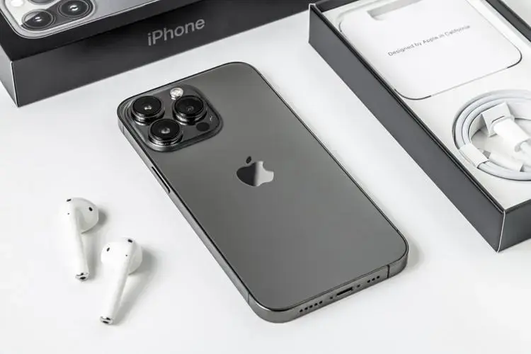 iPhone’unuz Elinizi Mi Yakıyor? Bazen Normal Ama Bu Durumda Hemen Kapatın!
