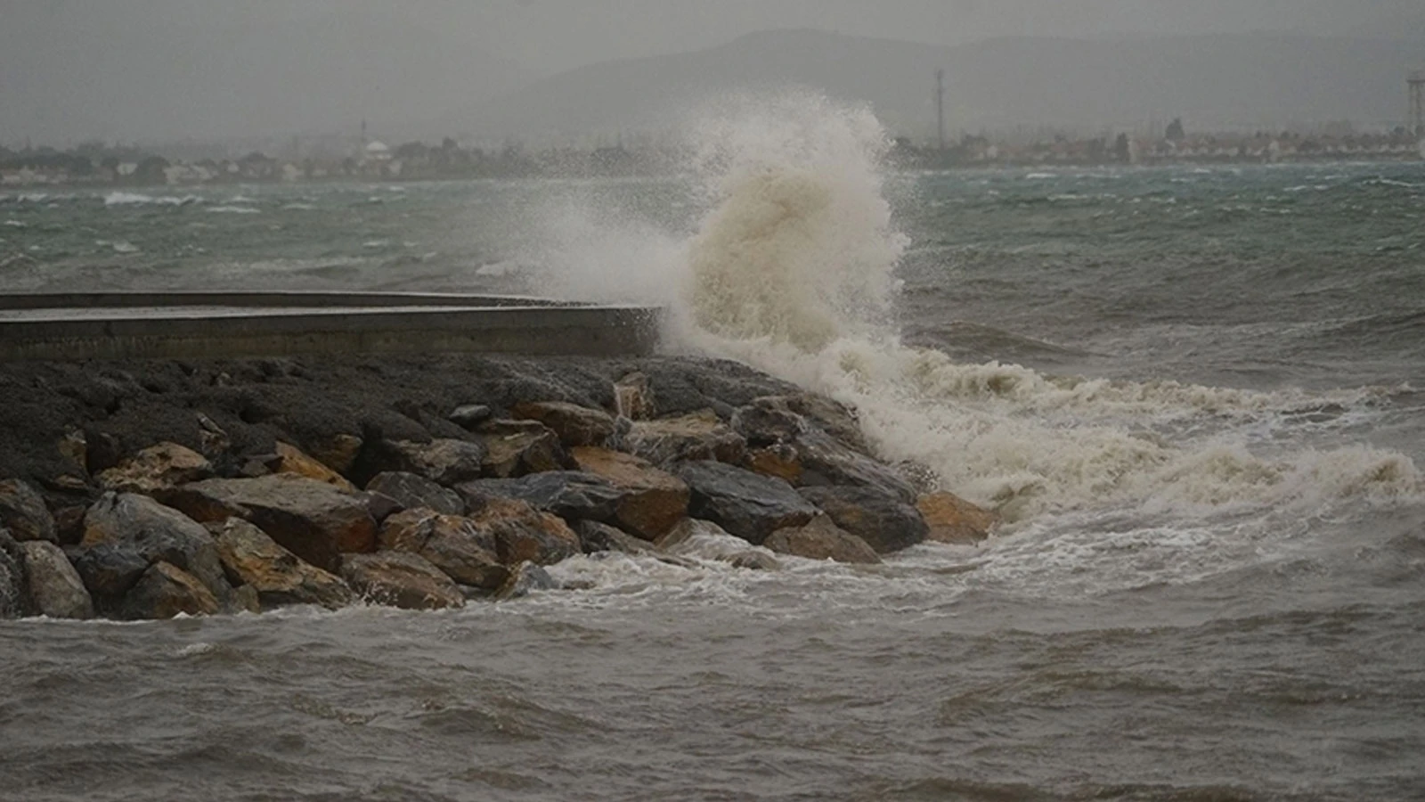 Meteoroloji'den Ege için fırtına uyarısı