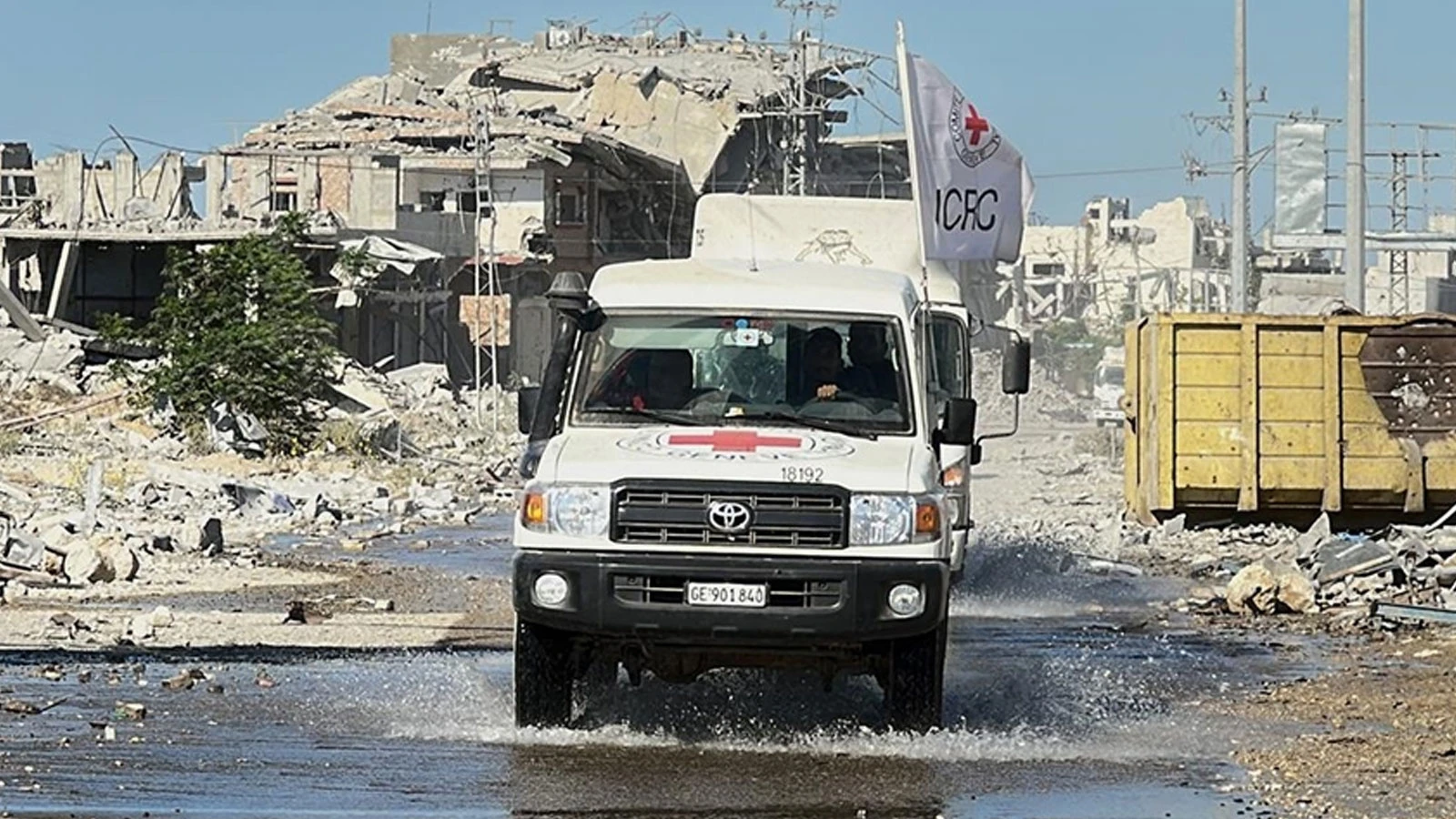 Hamas, Gazze'deki bir İsrailli esirin daha cesedini Kızılhaç'a teslim etti